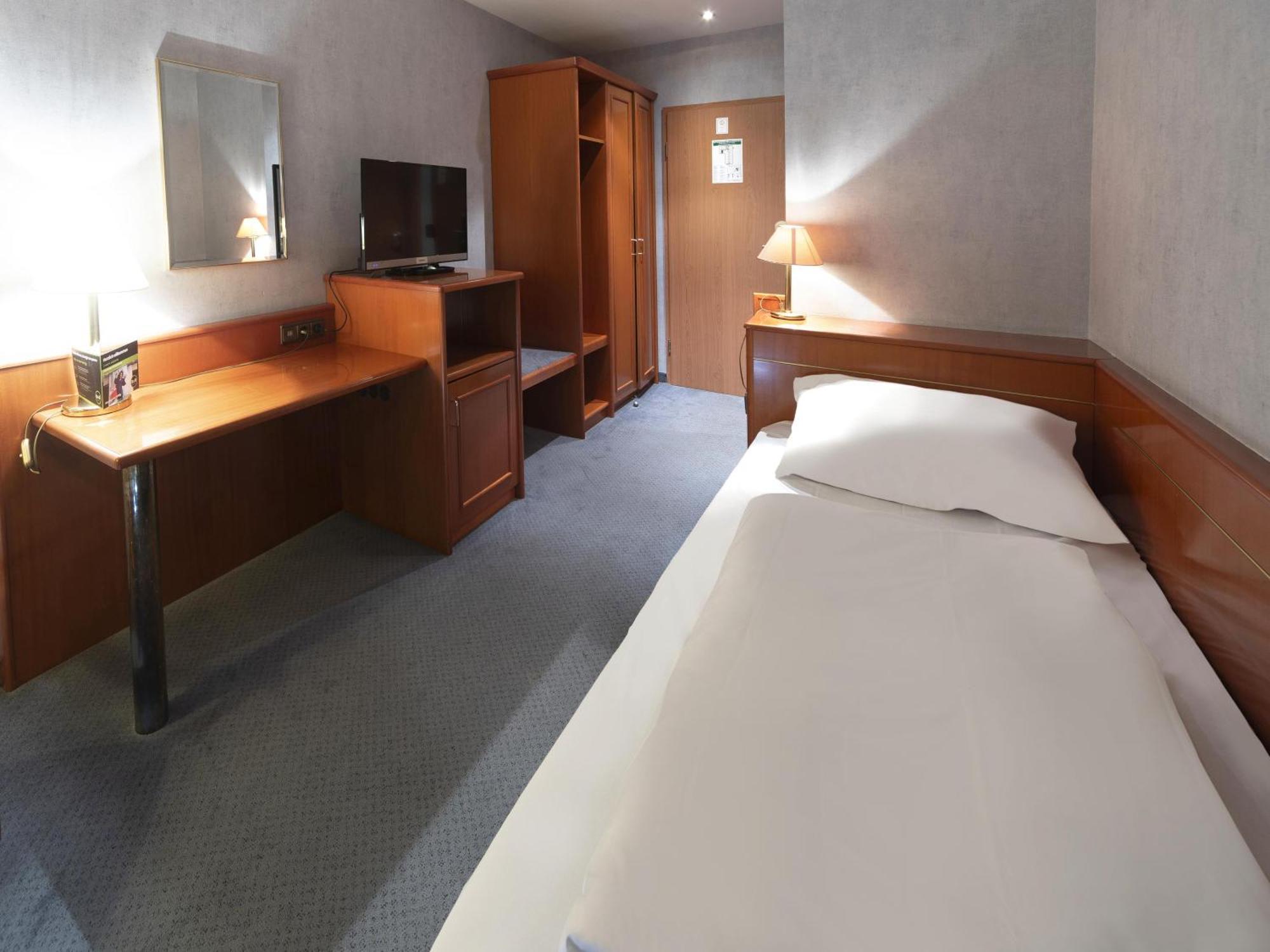 B&B Hotel Gotha-Hbf 外观 照片
